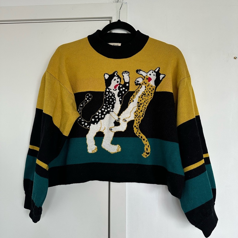 Fighting cats sweater!